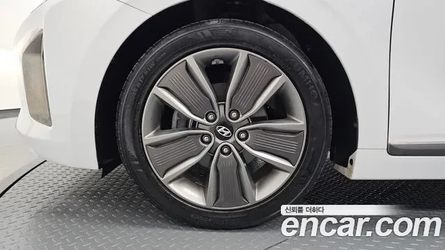 Hyundai Ioniq Ionic Hybrid, 2016 — фото 5