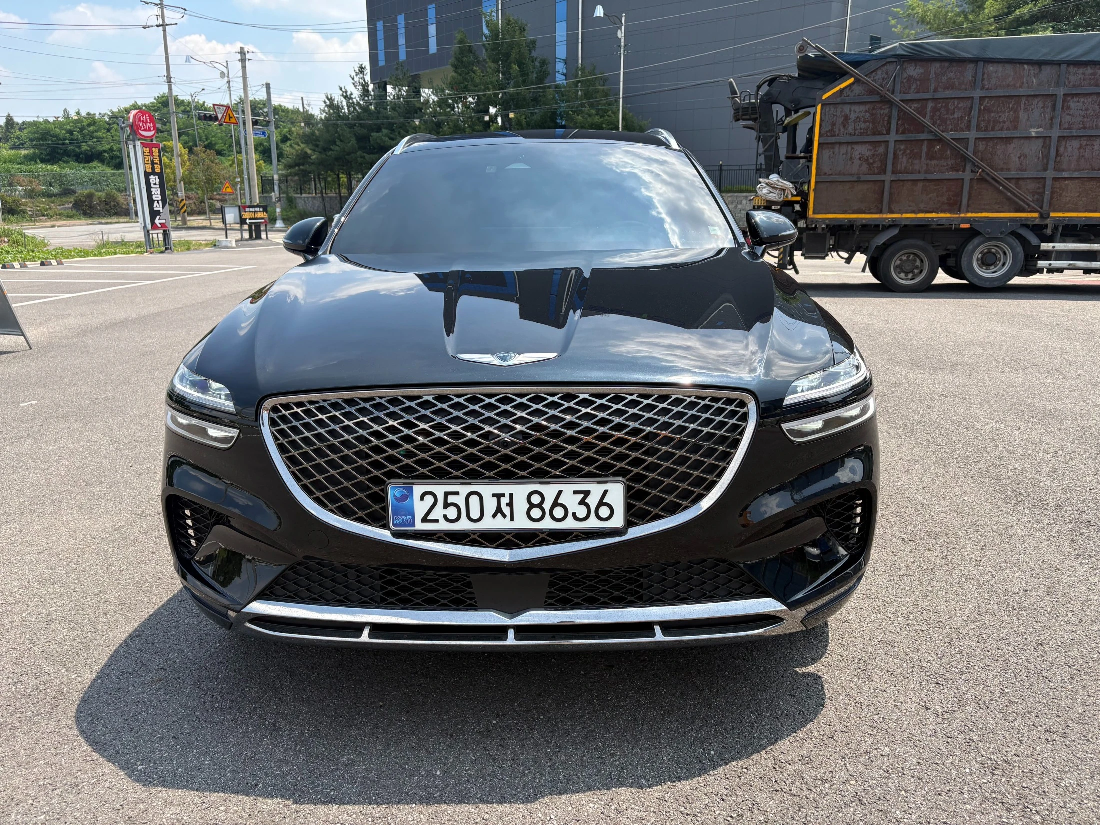 Genesis Gv70