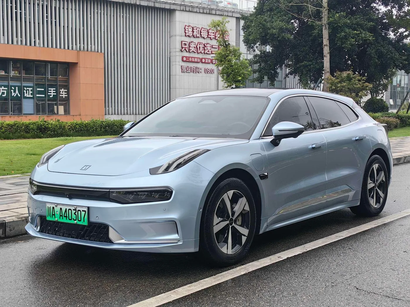 ZEEKR 001