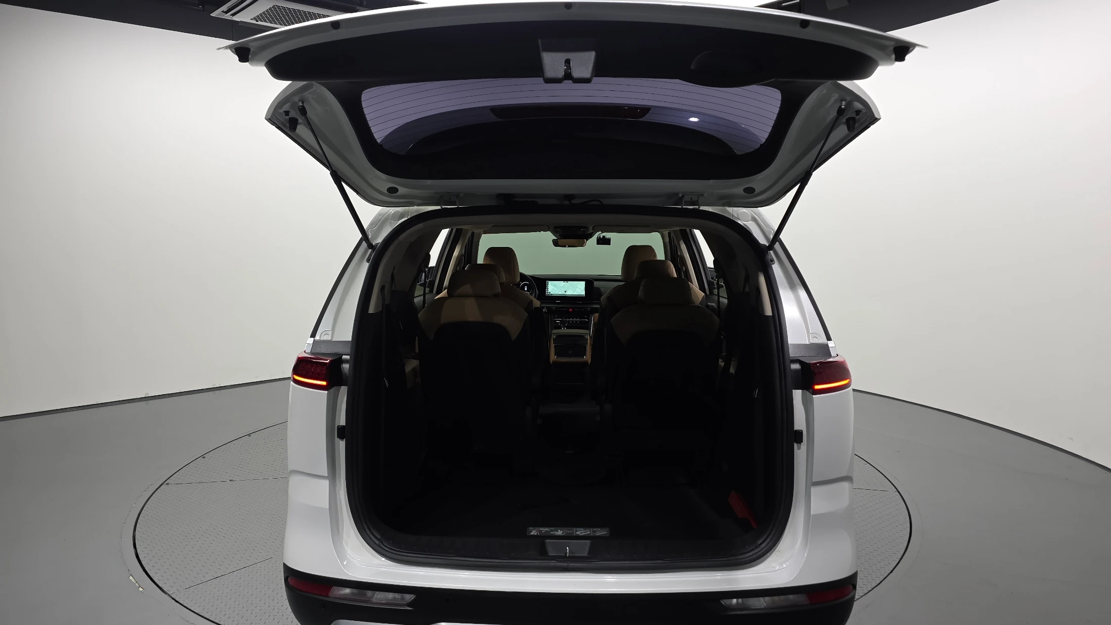 Kia Canival Carnival, 2022 — фото 20
