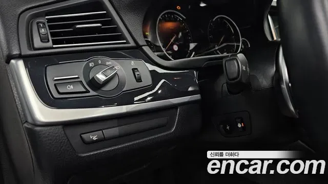 BMW 5-Series F10, 2013 — фото 19