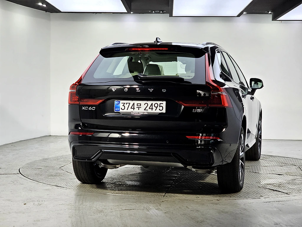 Volvo Xc60, 2026 — фото 3