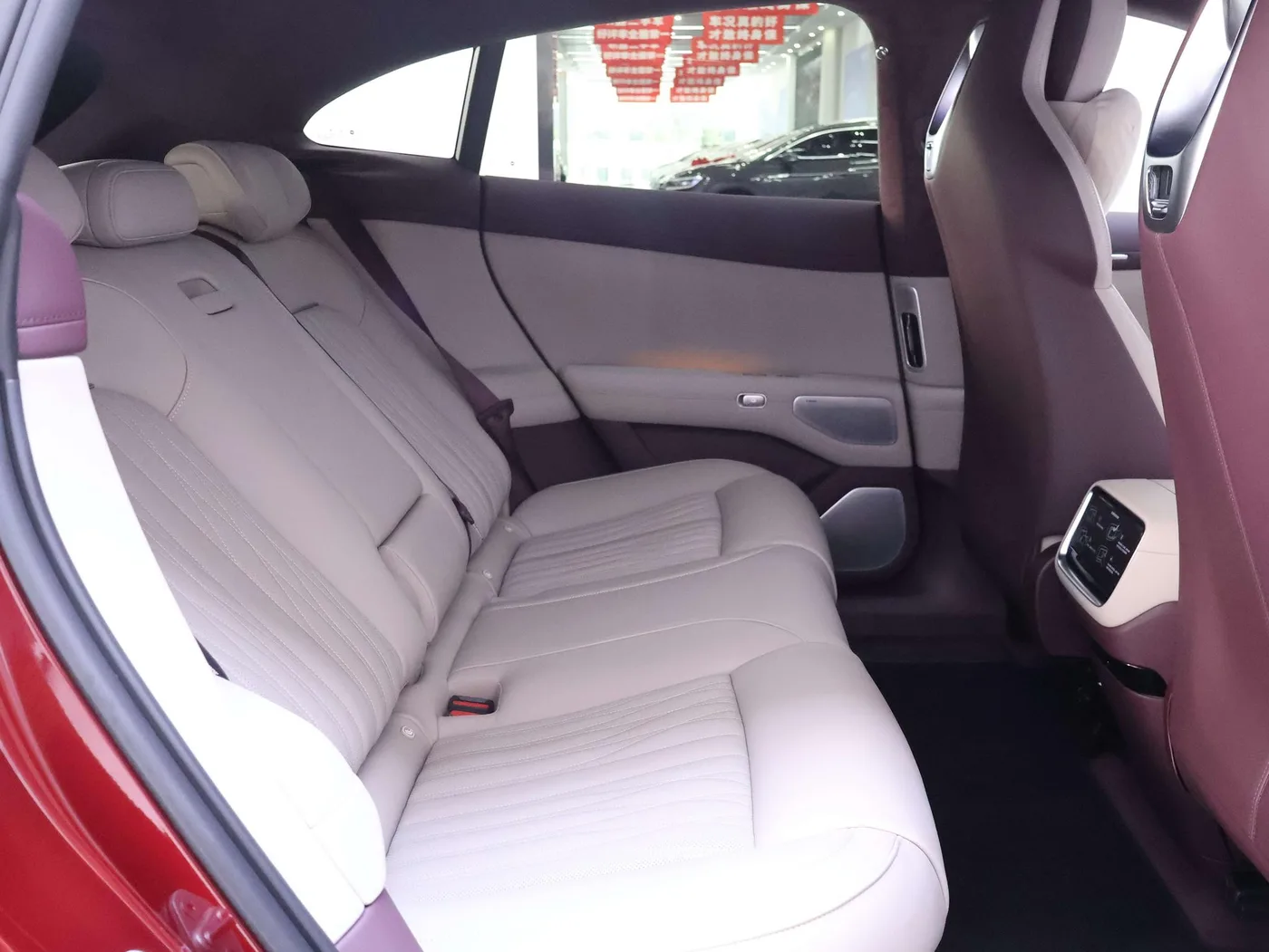 Xiaomi Auto Xiaomi YU7, 2026 — фото 23