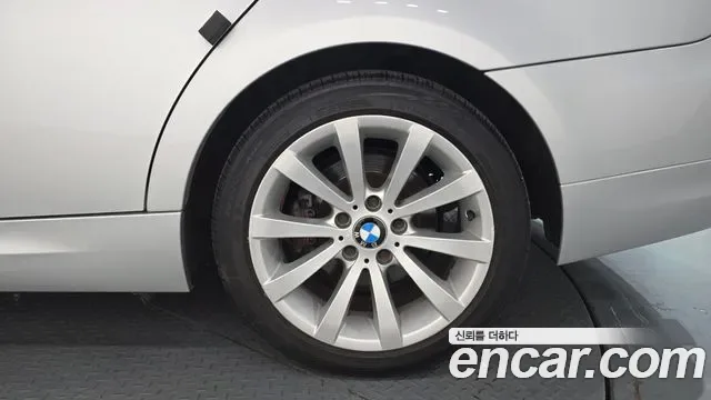 BMW 3-Series E90, 2011 — фото 5