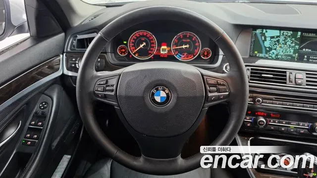 BMW 5-Series F10, 2013 — фото 13