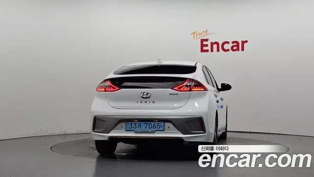 Hyundai Ioniq Ionic Electric, 2017 — фото 3