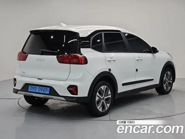Kia Niro Plus, 2022 — фото 4