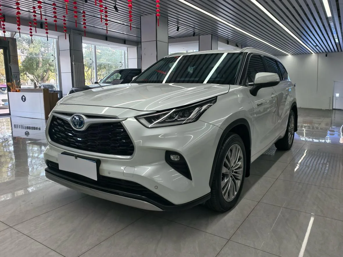 Toyota Highlander, 2023 — внешний вид автомобиля
