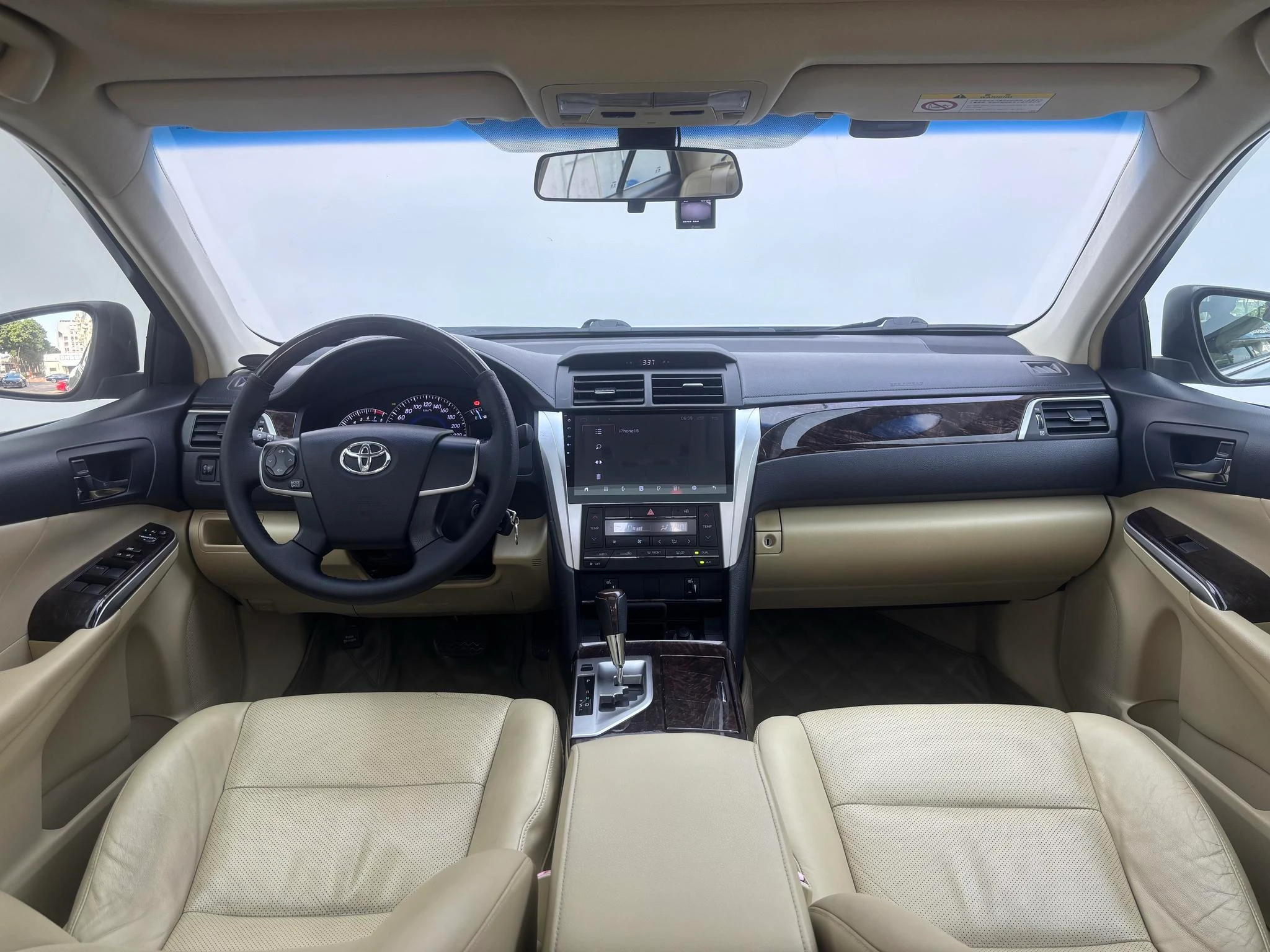 Toyota Camry, 2015 — фото 17