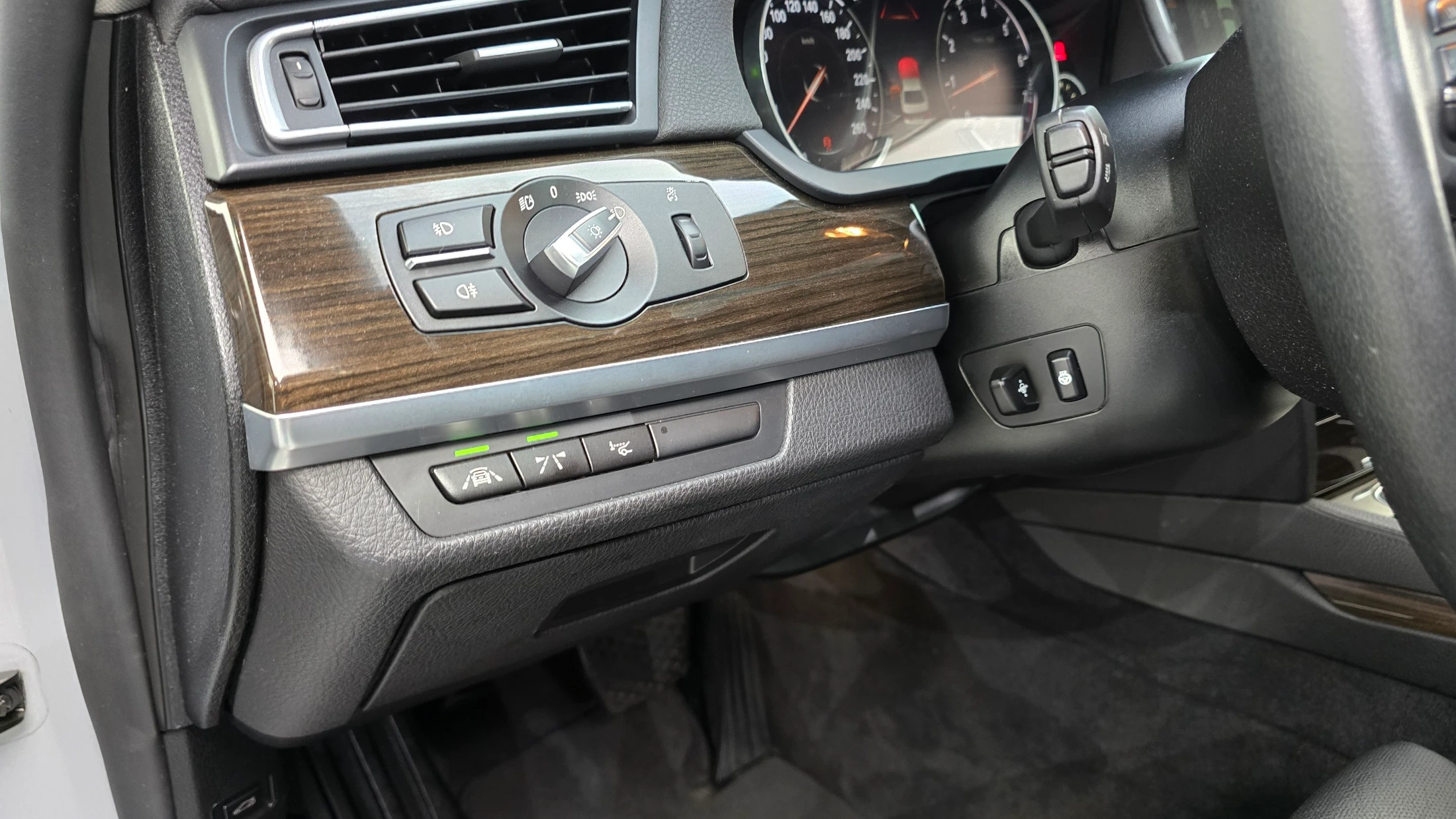 BMW 7-Series F01, 2013 — фото 16