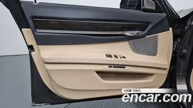 BMW 7-Series F01, 2013 — фото 24