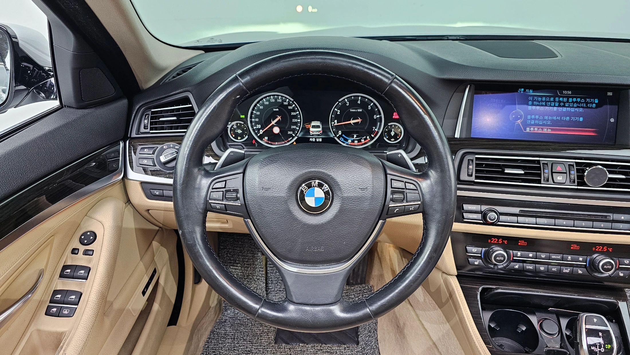 BMW 5-Series F10, 2015 — фото 13