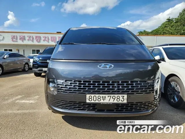 Hyundai Staria