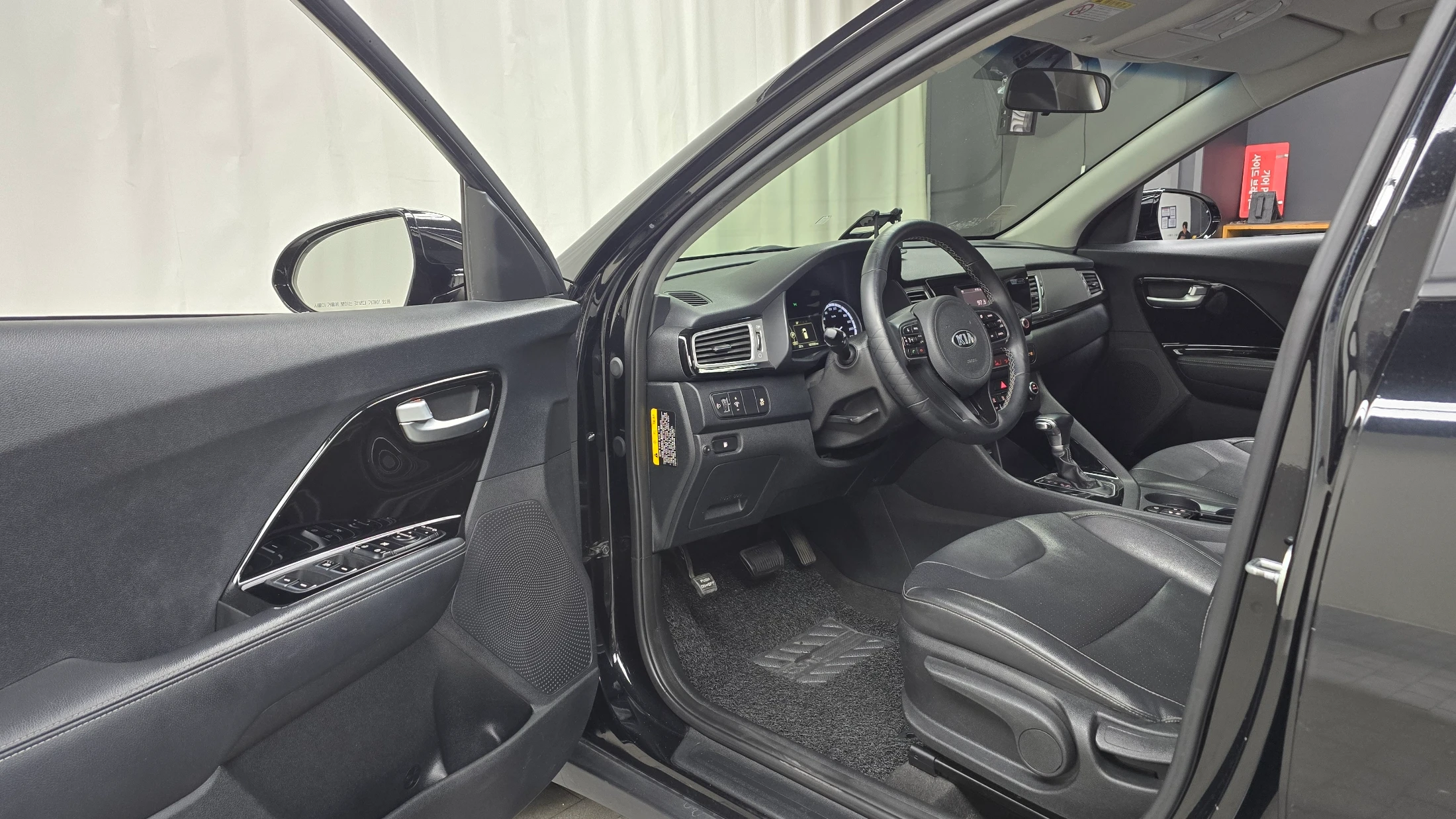 Kia Niro, 2016 — фото 10