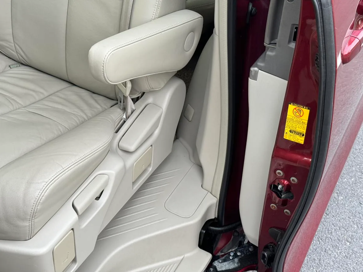 Toyota Previa, 2010 — фото 30