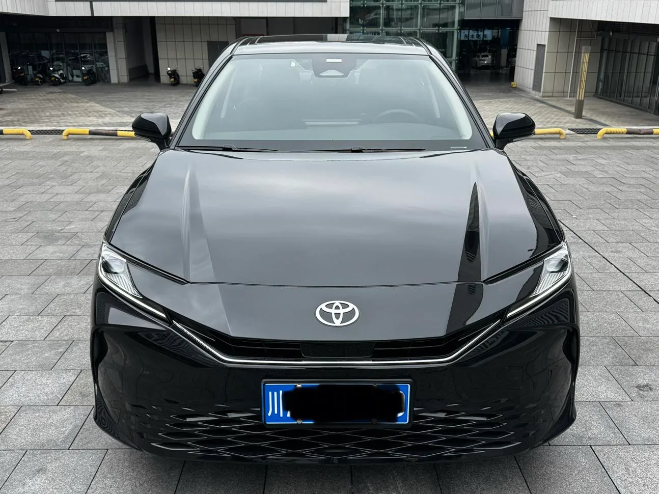 Toyota Camry, 2024 — фото 2