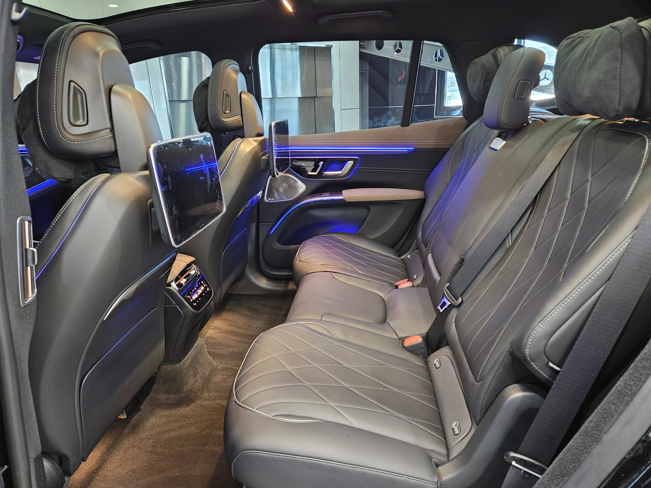 Mercedes-Benz Eqs SUV X296, 2025 — фото 13