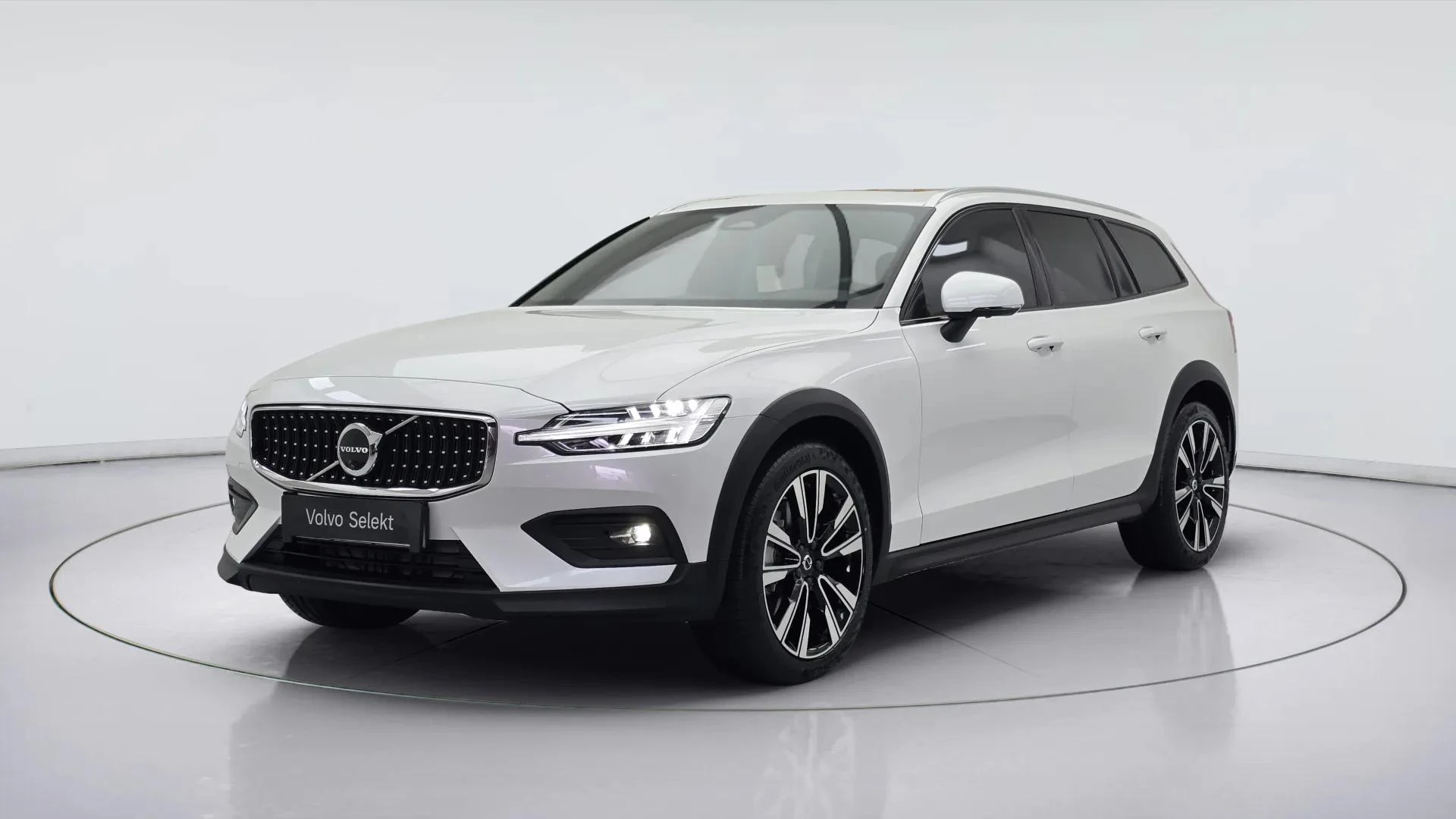 Volvo V60 cross -country