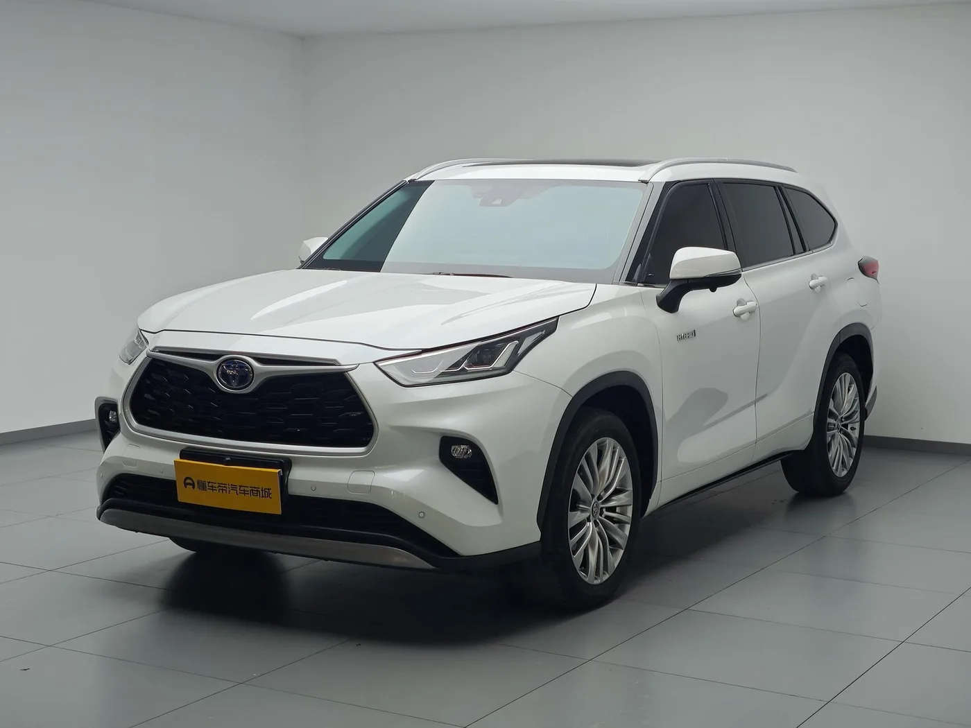 Toyota Highlander, 2023 — внешний вид автомобиля