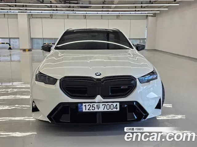 BMW M5 G90