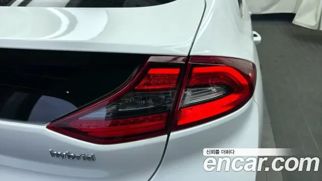 Hyundai Ioniq Ionic Hybrid, 2016 — фото 23
