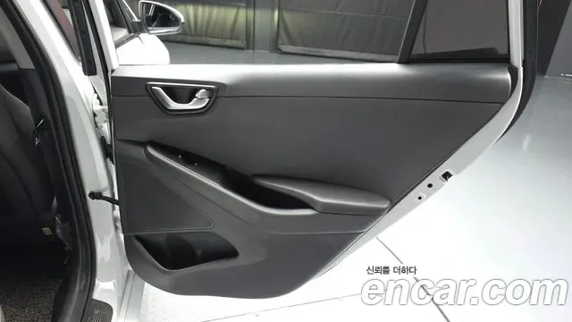 Hyundai Ioniq Ionic Electric, 2017 — фото 25