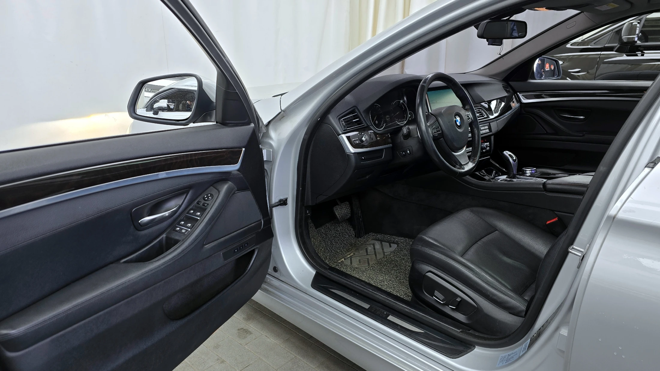 BMW 5-Series F10, 2013 — фото 10