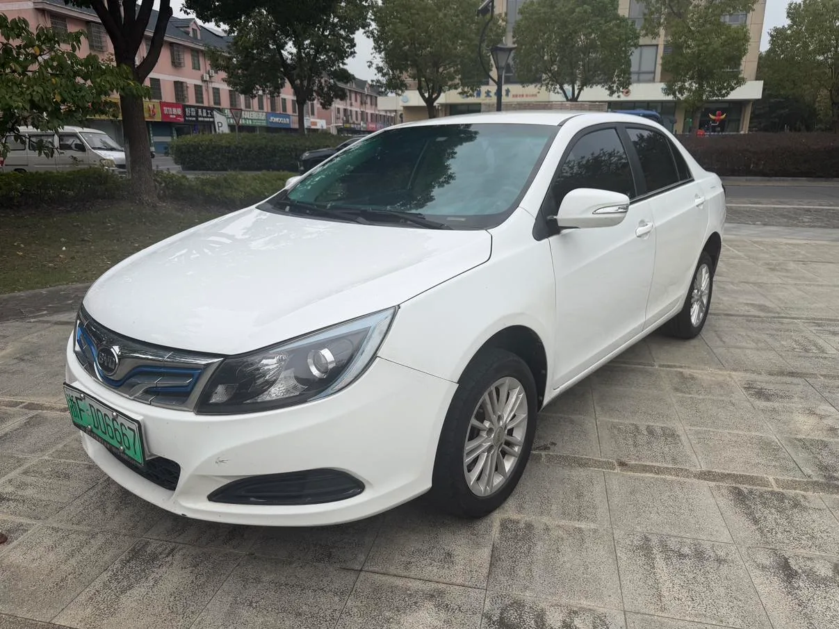 BYD e5