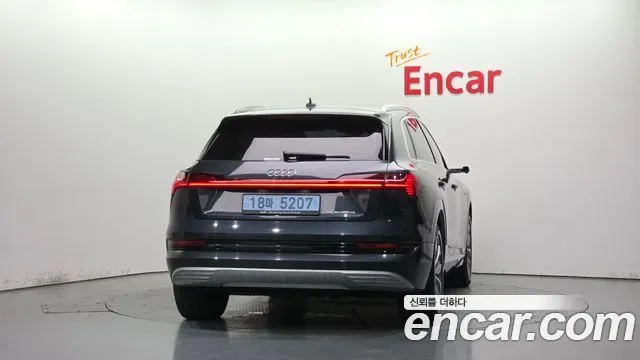 Audi E-Tron, 2020 — фото 4
