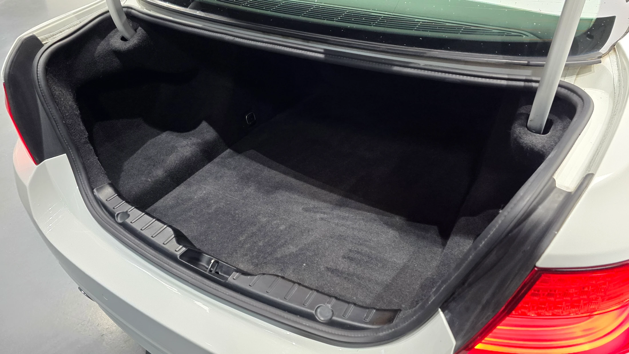 BMW 5-Series F10, 2013 — фото 19
