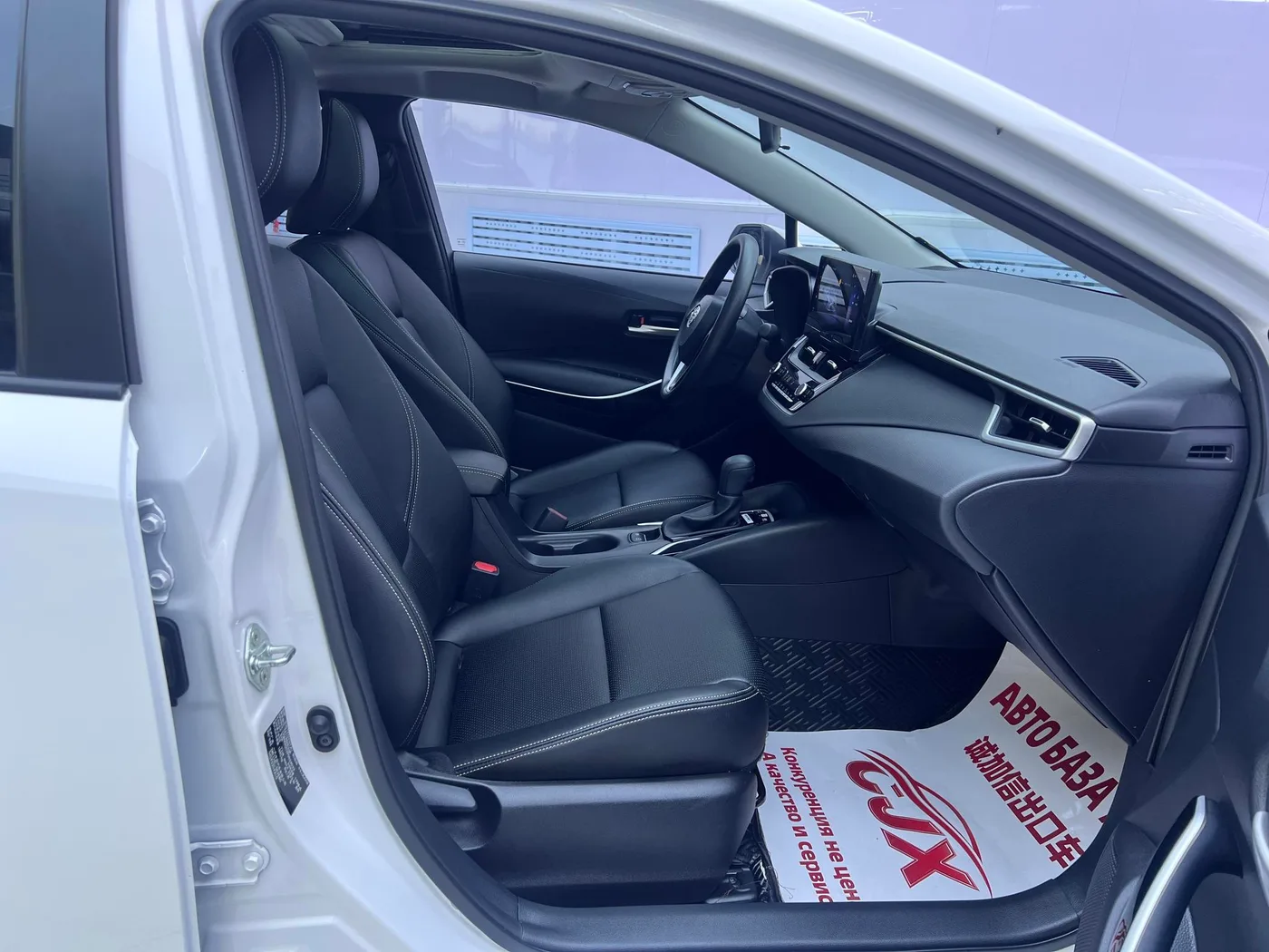 Toyota Corolla, 2023 — фото 7
