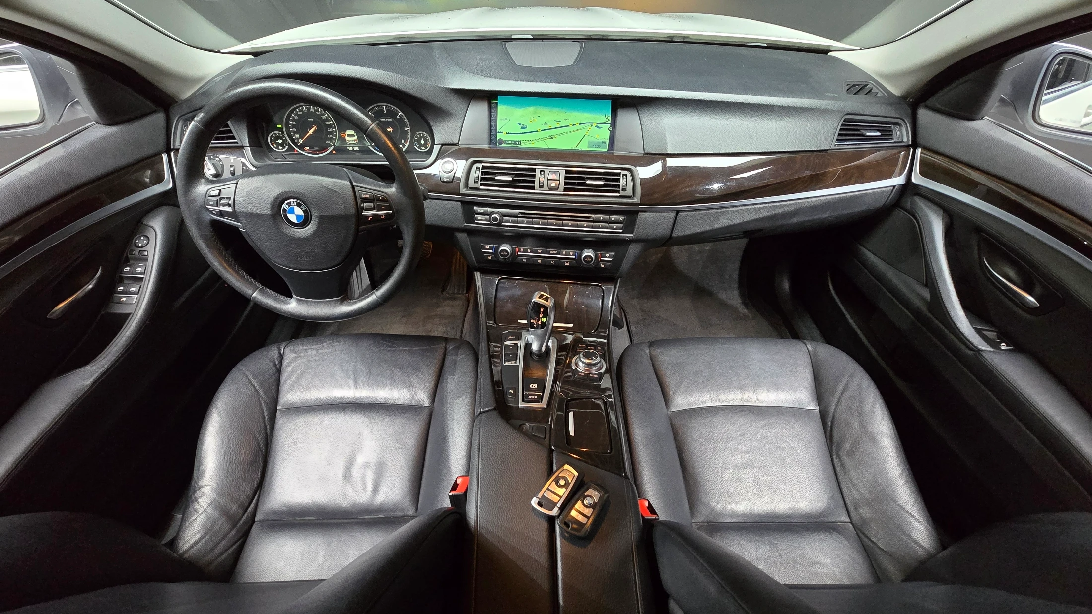 BMW 5-Series F10, 2013 — фото 7