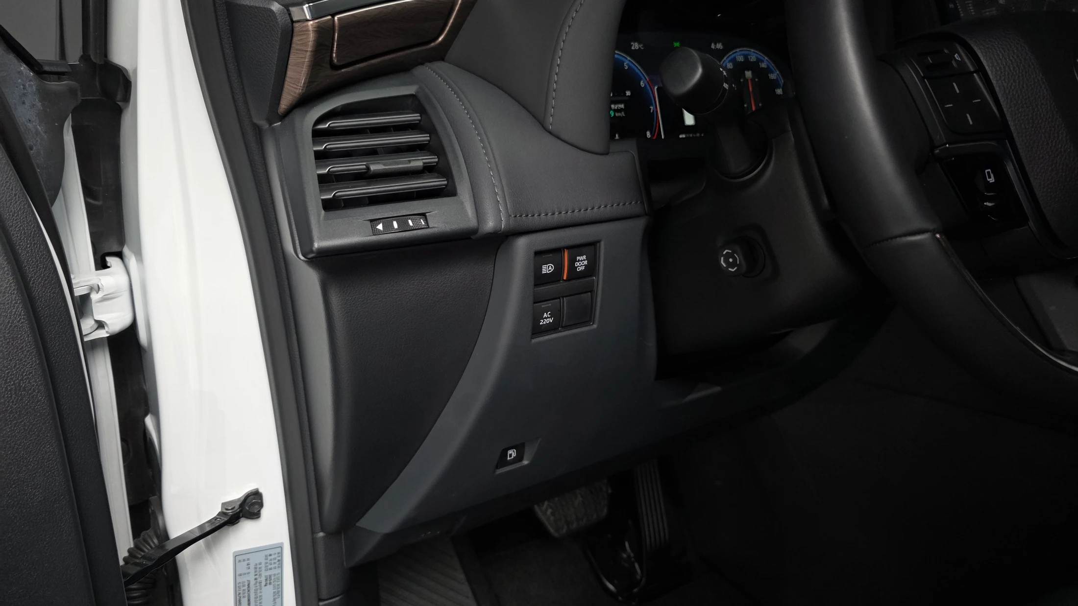 Toyota Alphard Alpad, 2025 — фото 13
