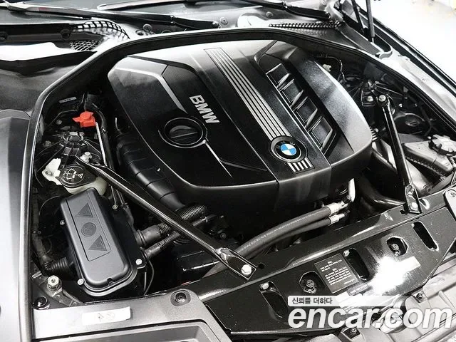 BMW 5-Series F10, 2011 — фото 19