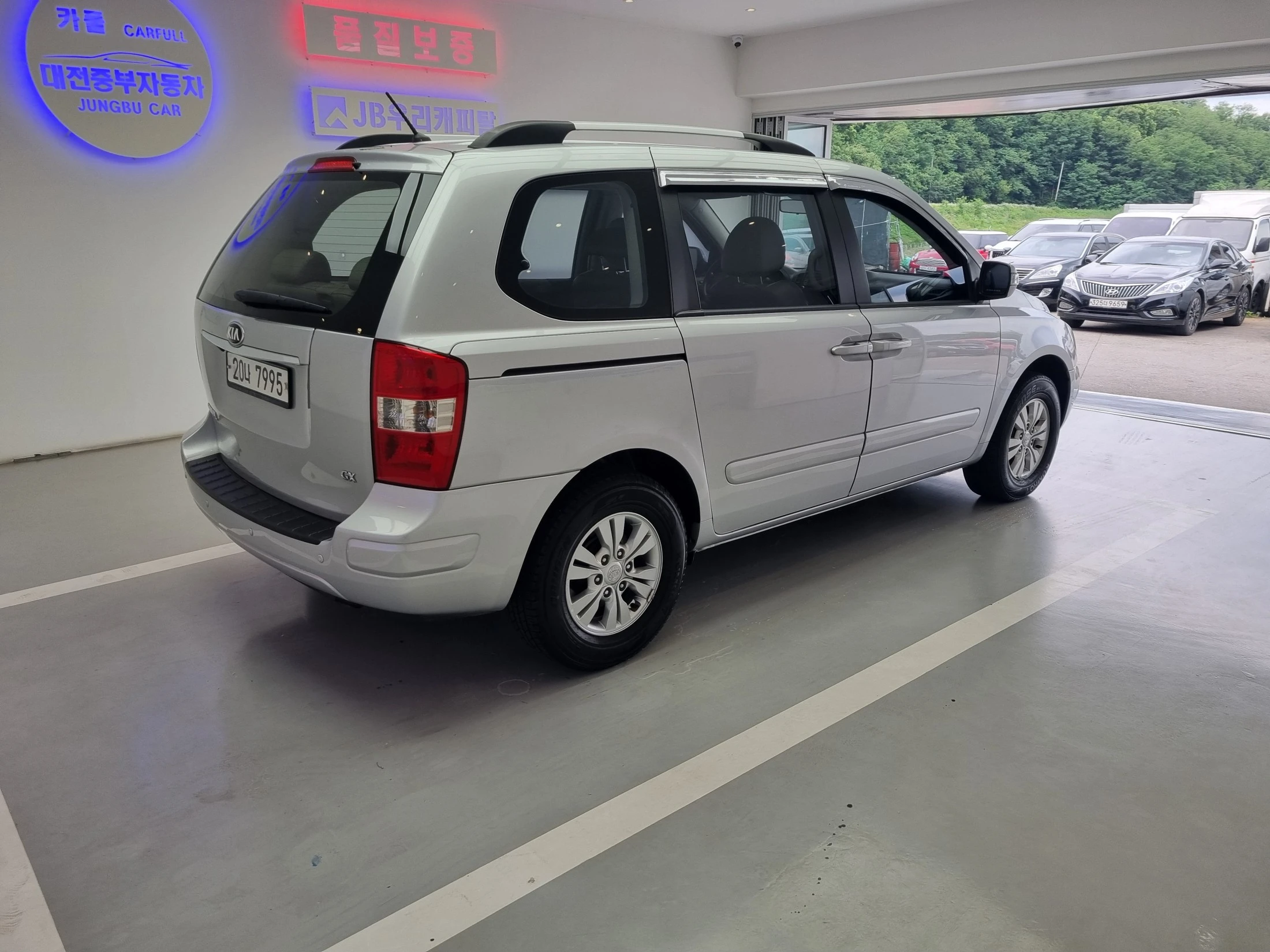 Kia Canival Carnival R, 2010 — фото 17