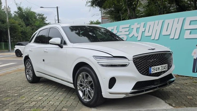 Genesis Gv70