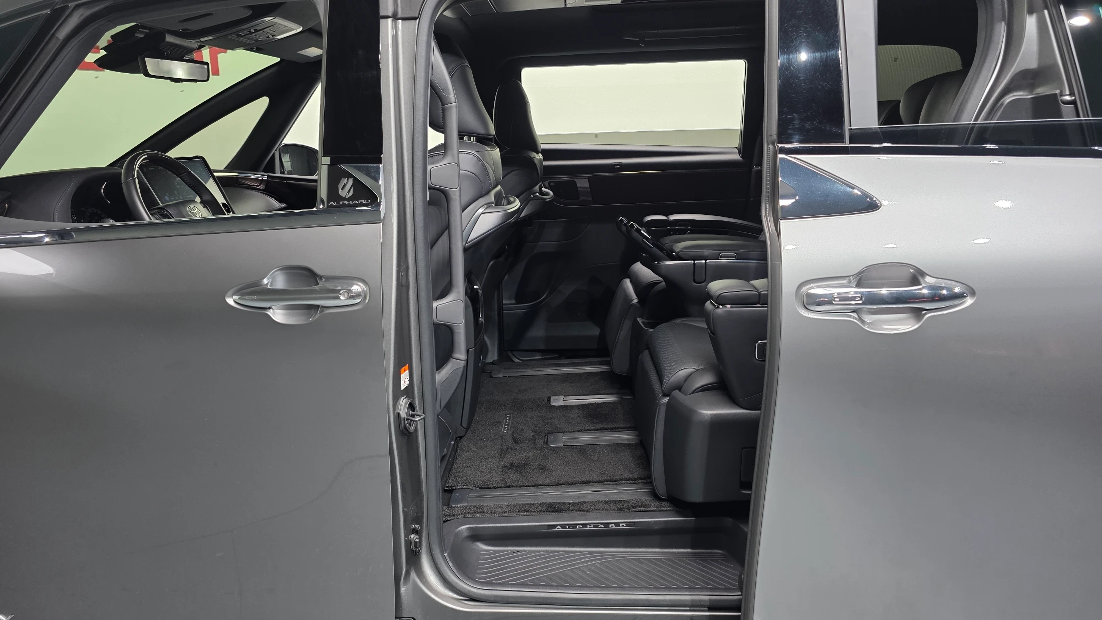 Toyota Alphard Alpad, 2025 — фото 11