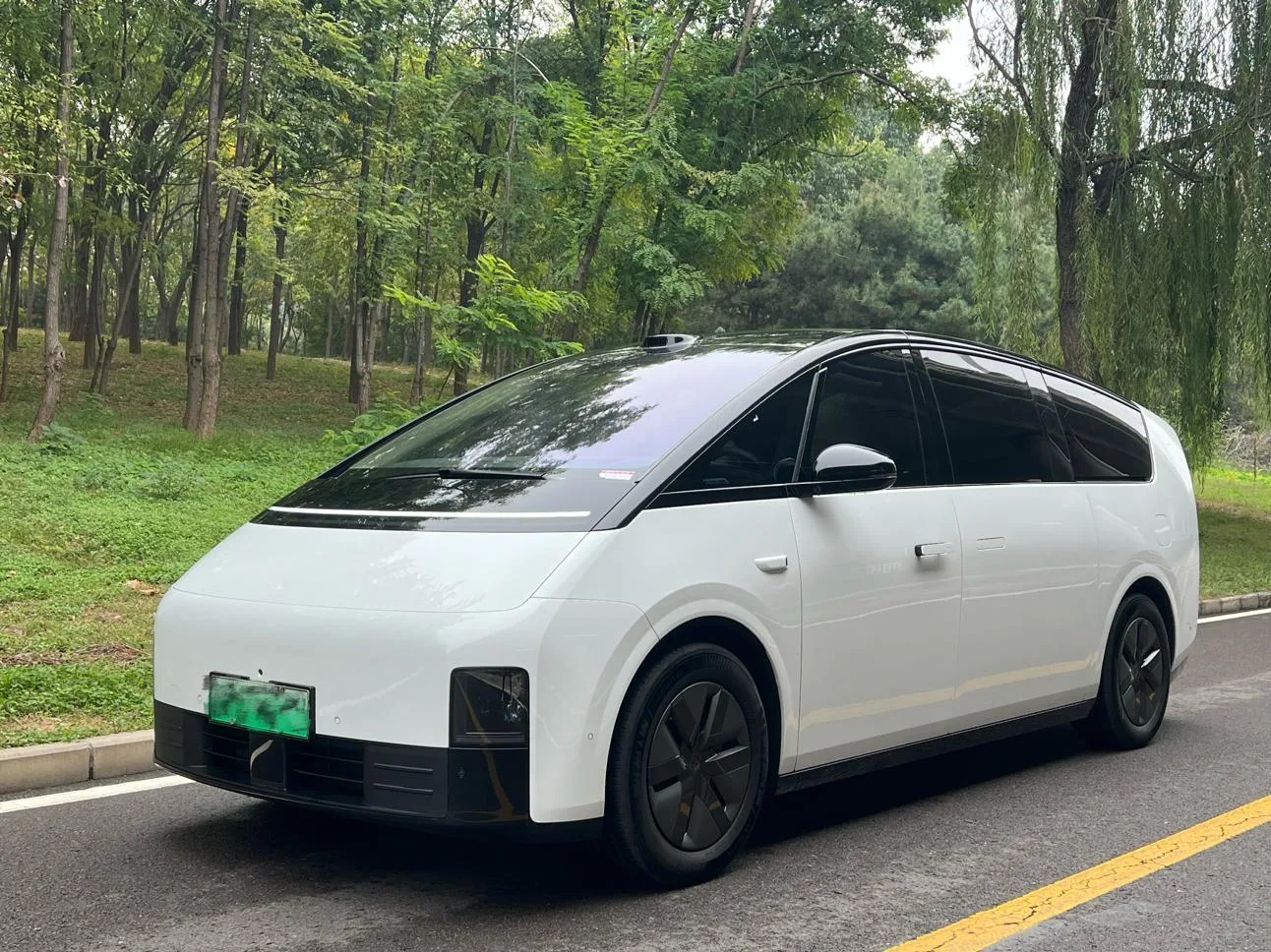 Li Auto Ideal MEGA