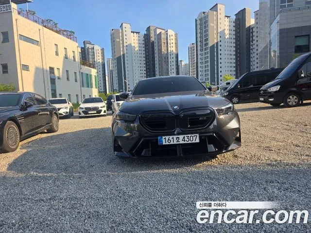 BMW M5 G90
