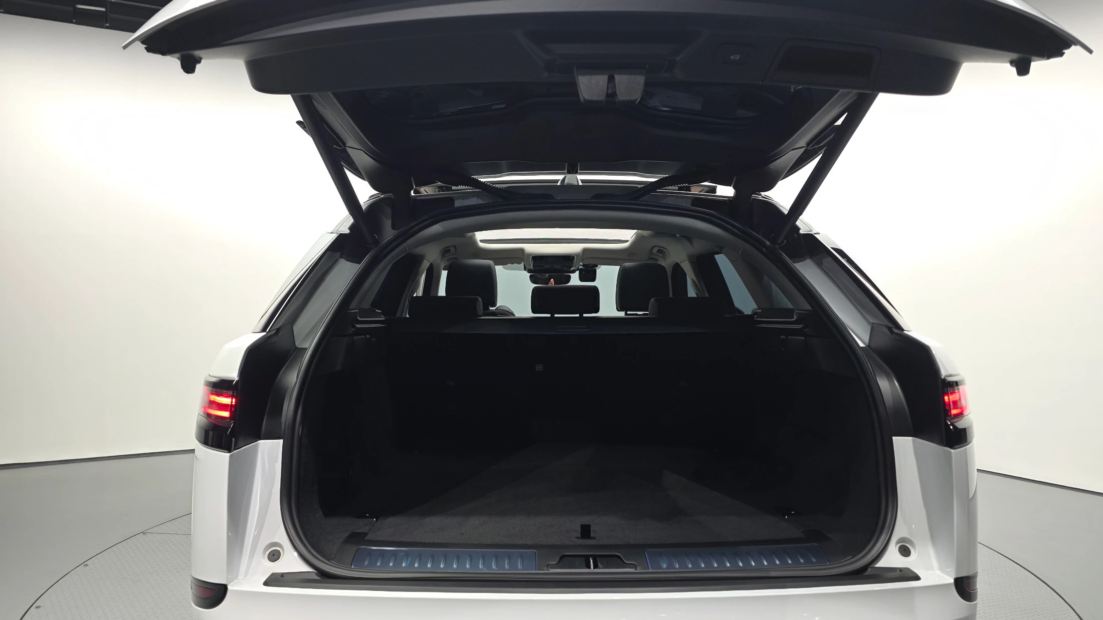 Land Rover Range Rover Velar Range Rover Bella, 2025 — фото 20