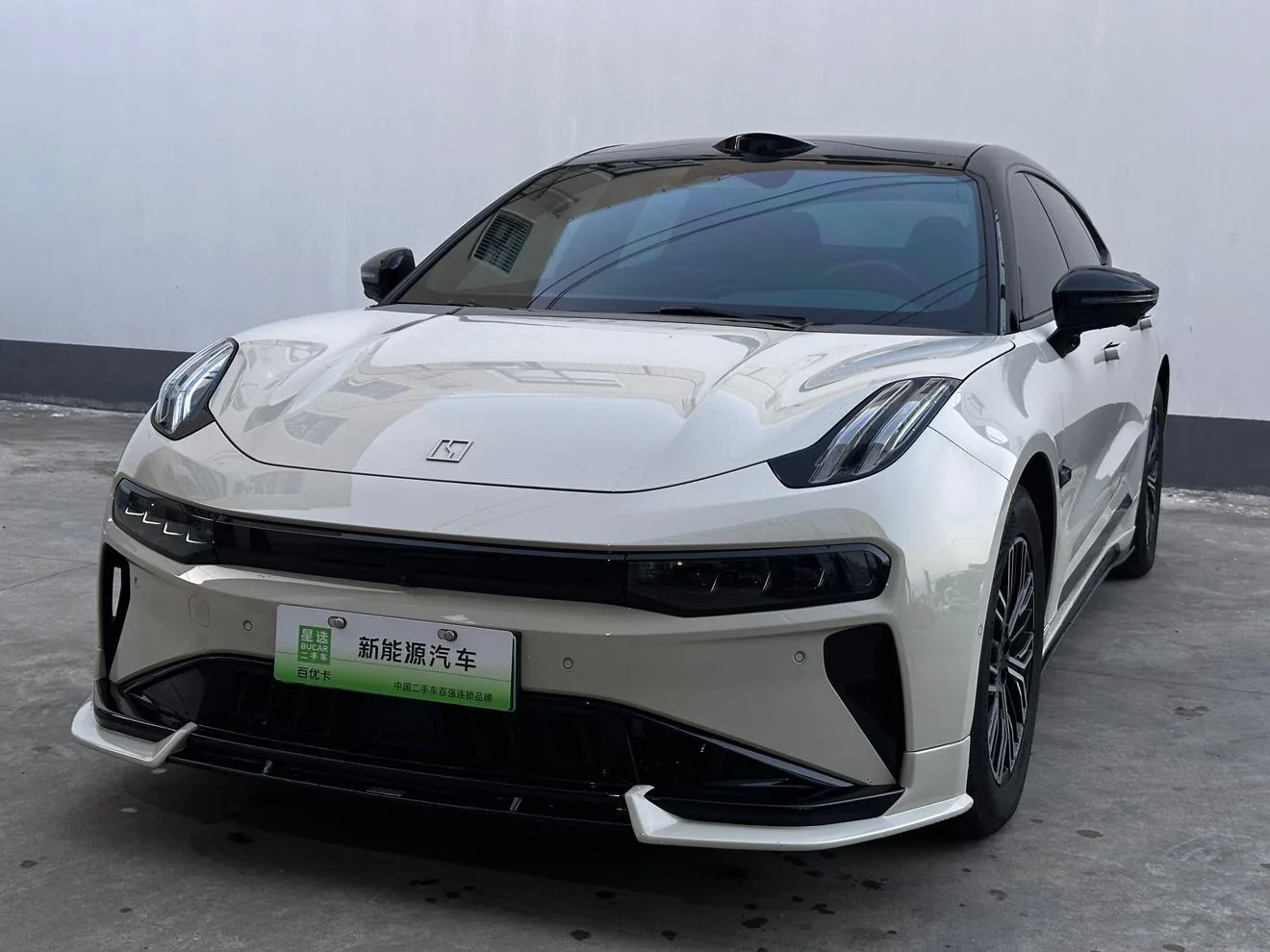 ZEEKR 001