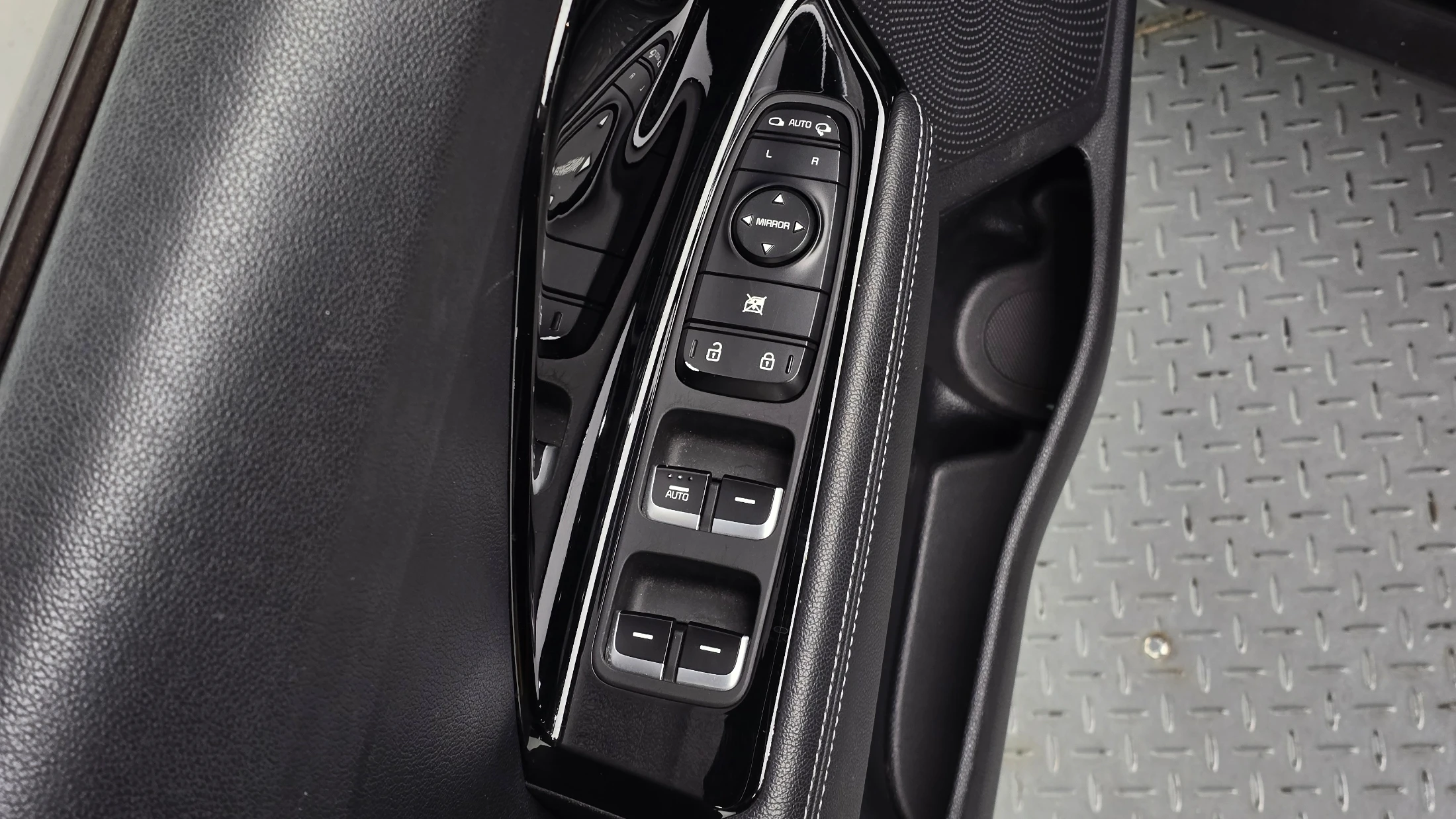 Kia Niro, 2016 — фото 28