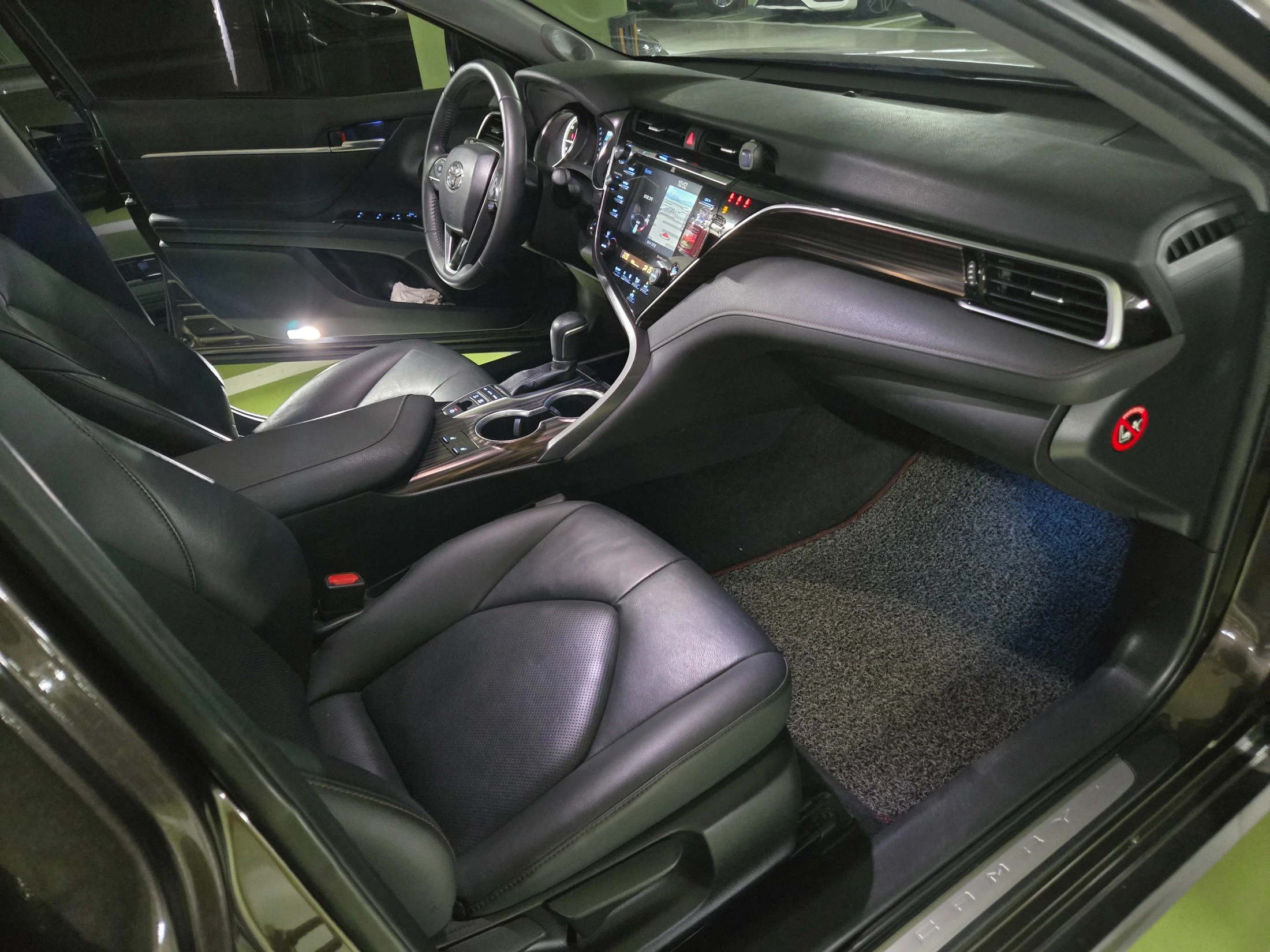 Toyota Camry xv70, 2017 — фото 14