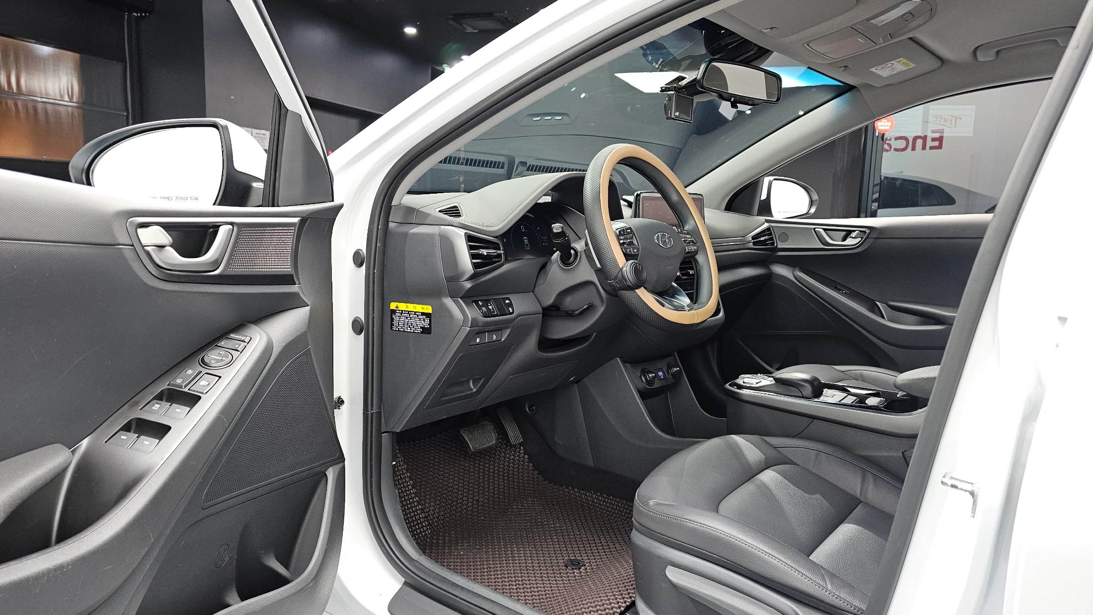 Hyundai Ioniq Ionic Electric, 2020 — фото 10
