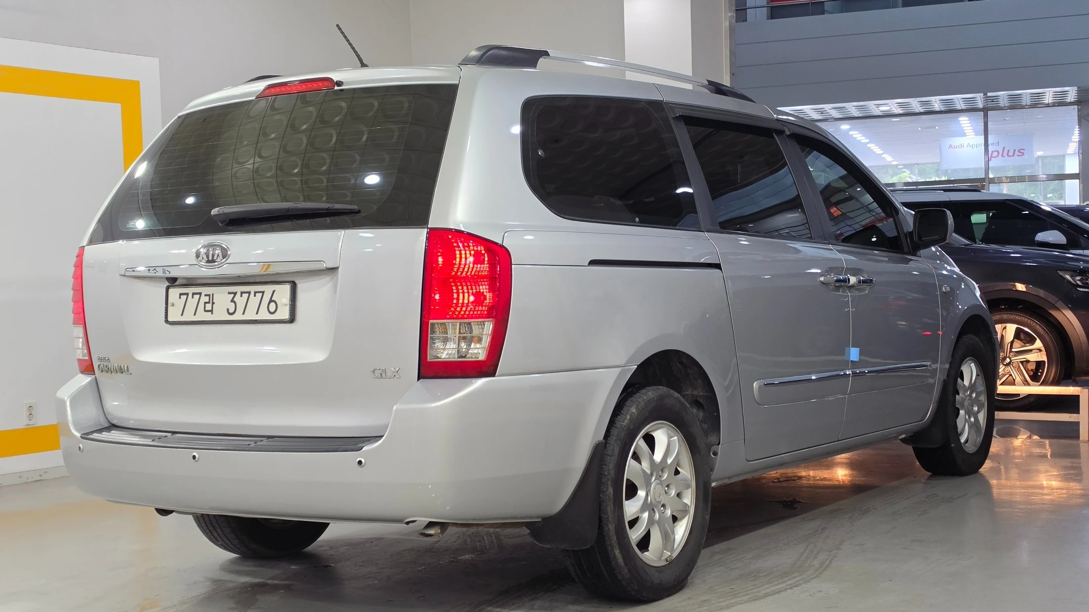 Kia Canival Grand Carnival, 2009 — фото 4