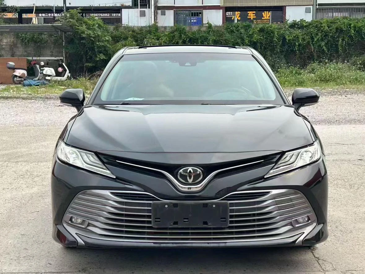 Toyota Camry, 2023 — фото 2