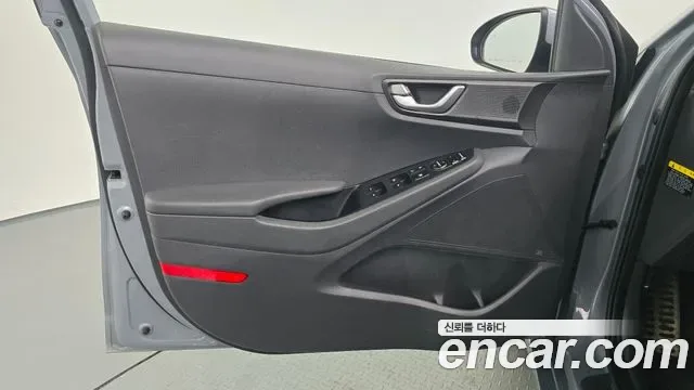 Hyundai Ioniq Ionic Electric, 2017 — фото 24