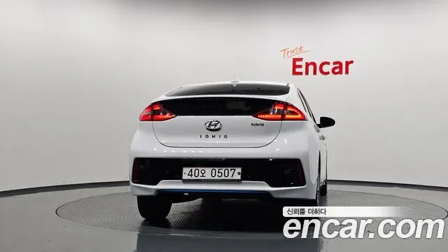 Hyundai Ioniq Ionic Hybrid, 2016 — фото 4