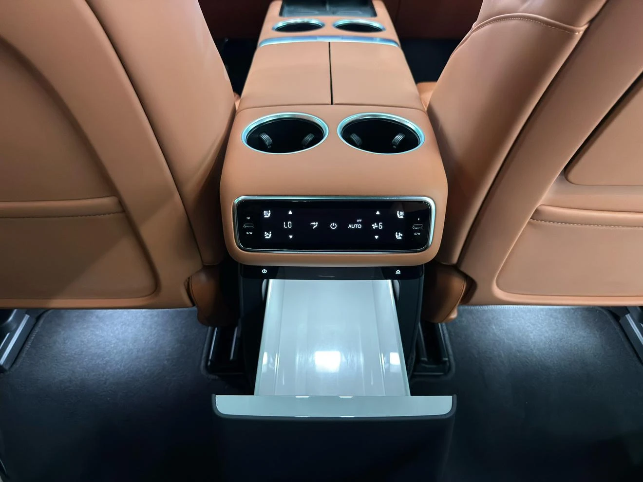 Li Auto Ideal L8, 2025 — фото 19