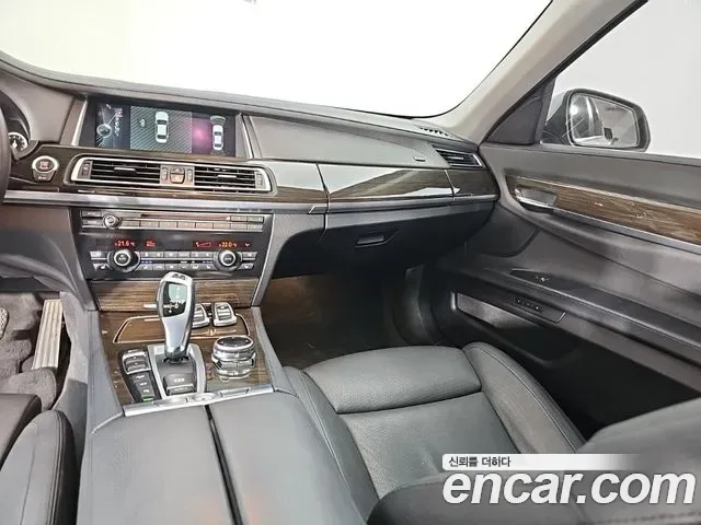 BMW 7-Series F01, 2013 — фото 9